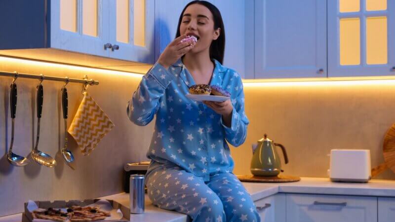 Pourquoi a-t-on faim après une courte ou une mauvaise nuit de sommeil ?