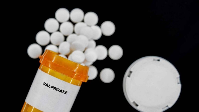 Valproate : un traitement pris par le père augmente le risque de troubles chez l’enfant