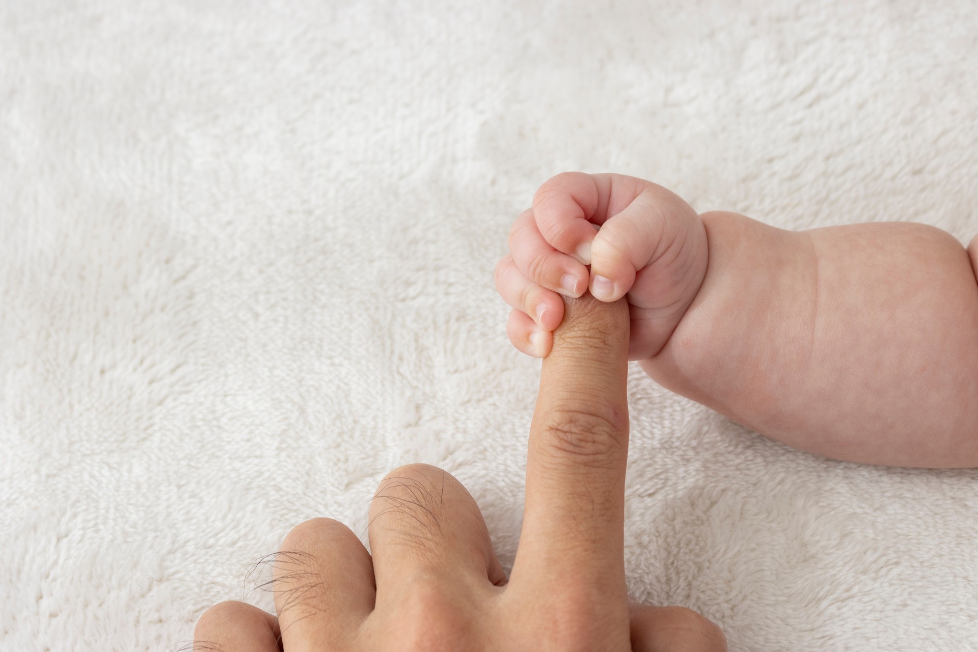 Les réflexes primitifs : des comportements hérités de nos ancêtres