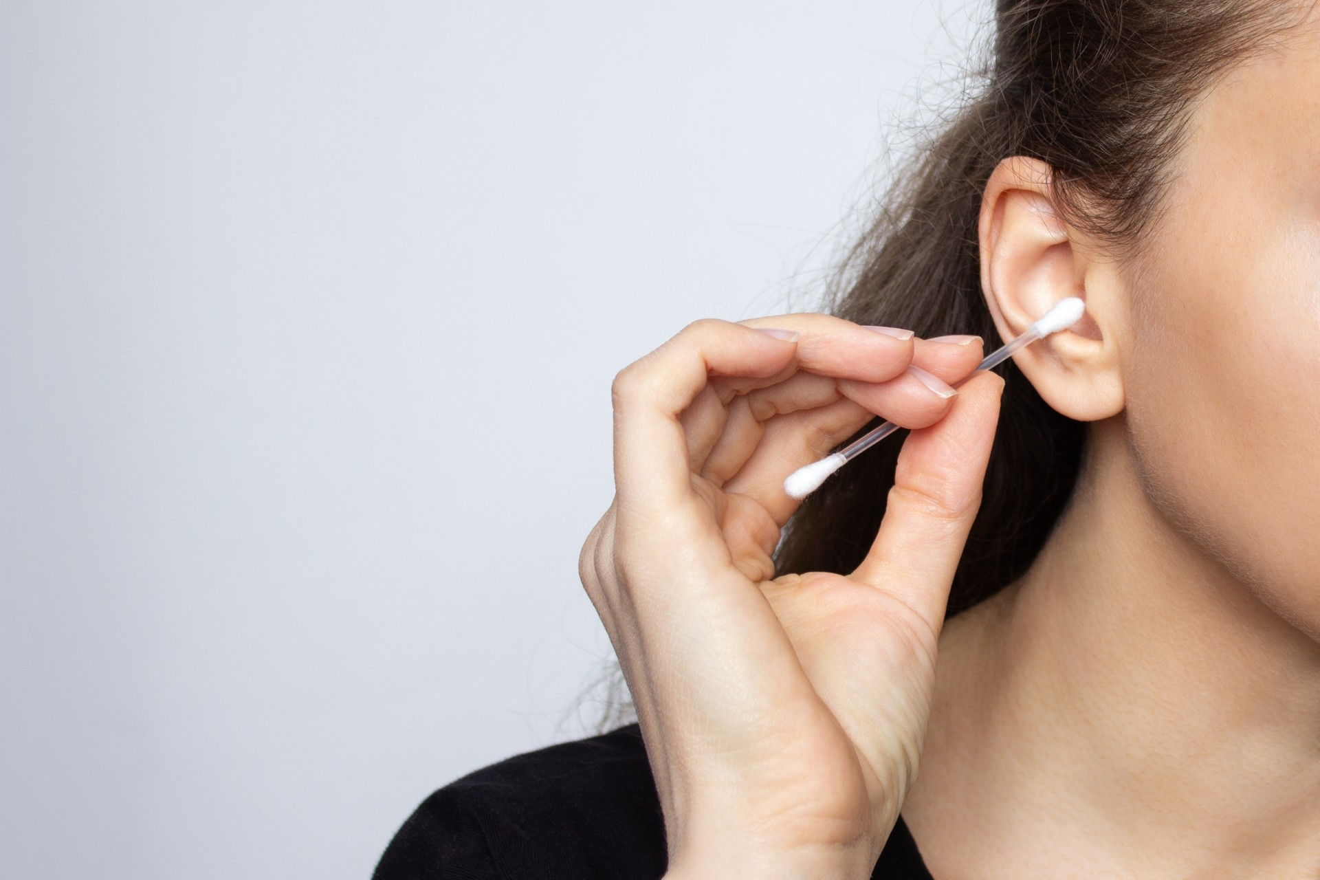 Oreilles : pourquoi il faut en finir avec l’usage du coton-tige ?