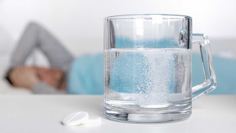 Des boissons « super-hydratantes » contre la gueule de bois : un mirage coûteux