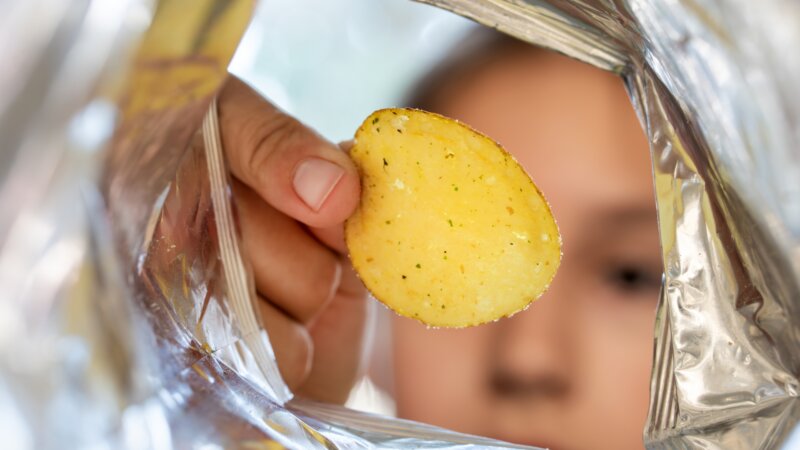 Biscuits apéro pour bébé : la fausse bonne idée