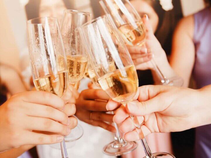 Réveillon du Nouvel An : 5 idées reçues sur l’alcool à connaître avant de trinquer