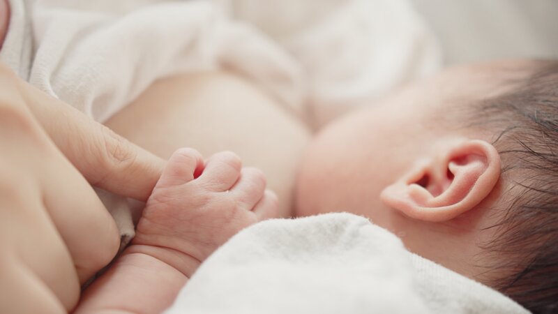 Puis-je manger du miel si j’allaite ?