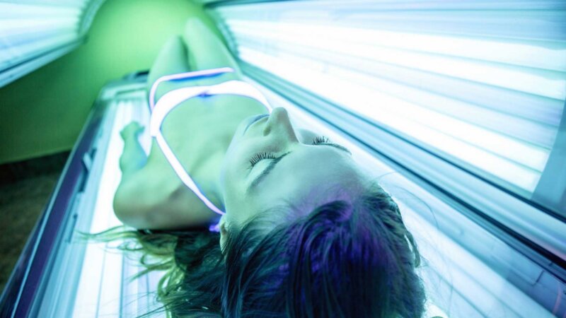 Les cabines de bronzage multiplient par trois le risque de mélanome