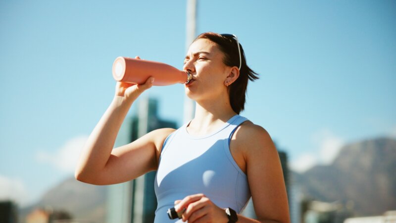 Sport : faut-il recourir aux boissons enrichies en électrolytes ?