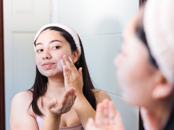 Dermatologie : comment prendre soin de la peau de nos enfants et adolescents ?