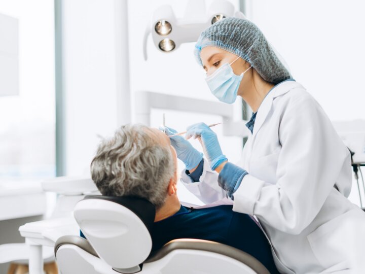 Contre les maladies cardiovasculaires, prenez soin de votre bouche