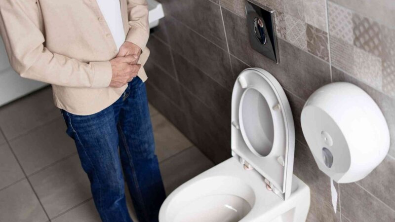 Syndrome de la vessie timide : quand uriner hors de chez soi devient impossible