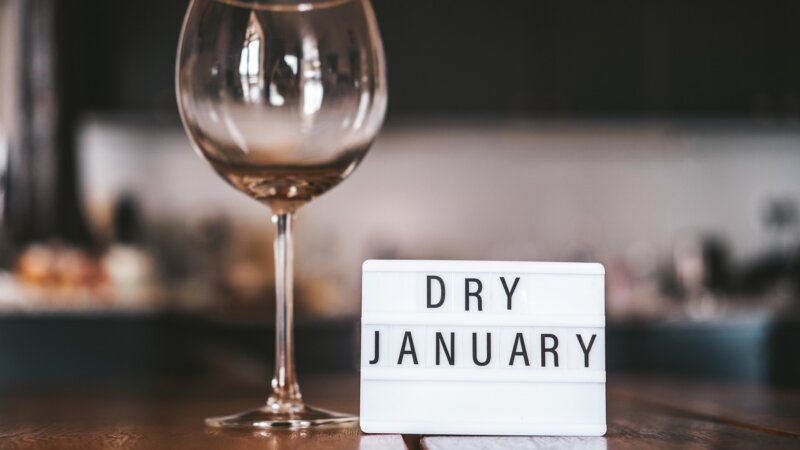 Sommeil, perte de poids, humeur… les bienfaits prouvés du Dry January