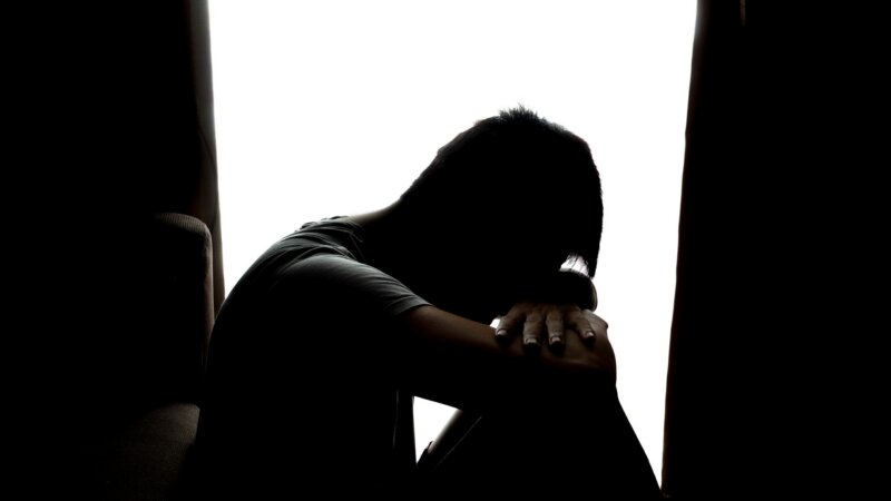 Suicides en France : de profondes inégalités sociales et de genre