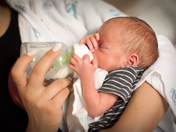 Pas de compléments alimentaires chez les nouveau-nés !