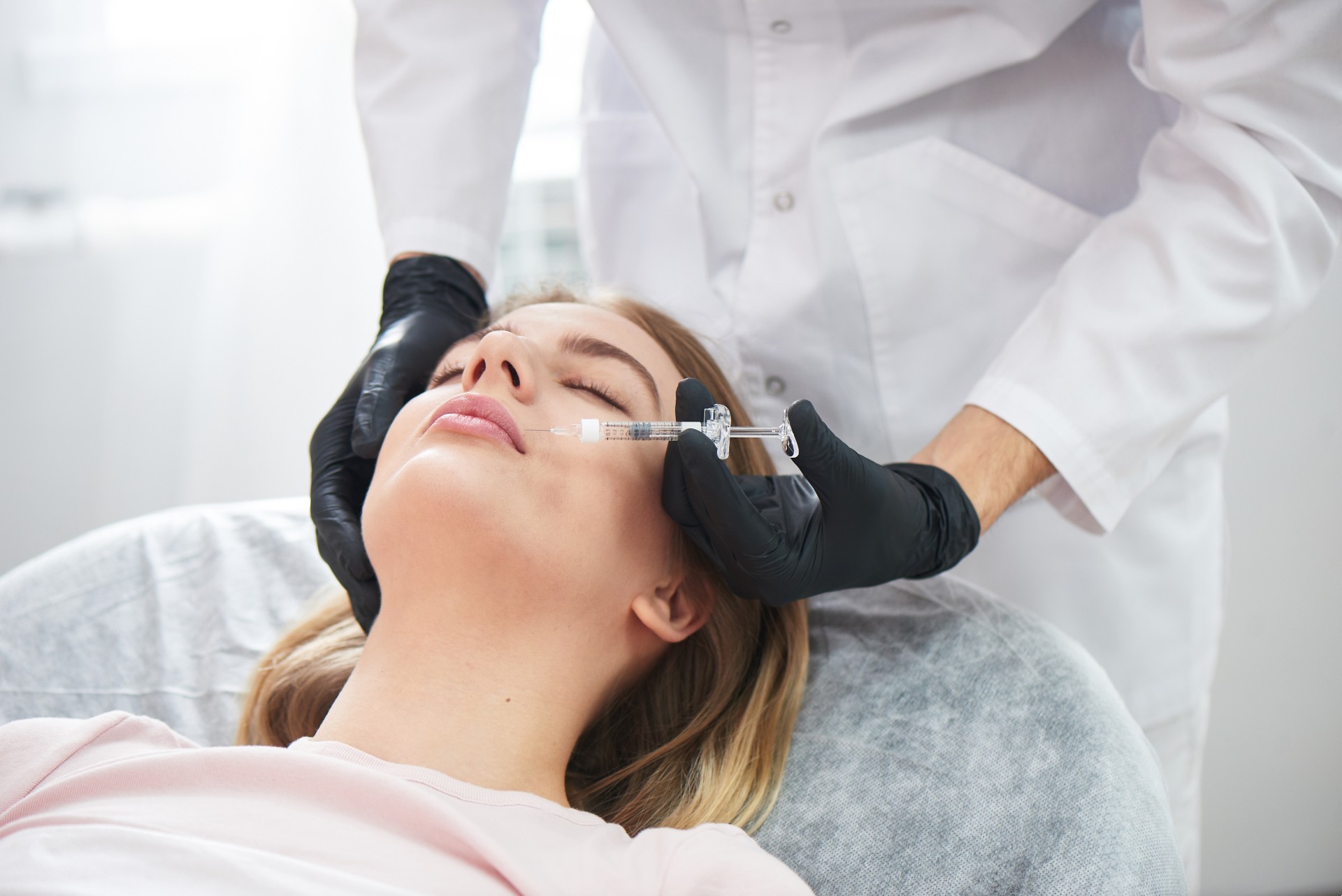 Acide hyaluronique : sur 17 produits injectables testés par l’ANSM, seuls 13 étaient conformes