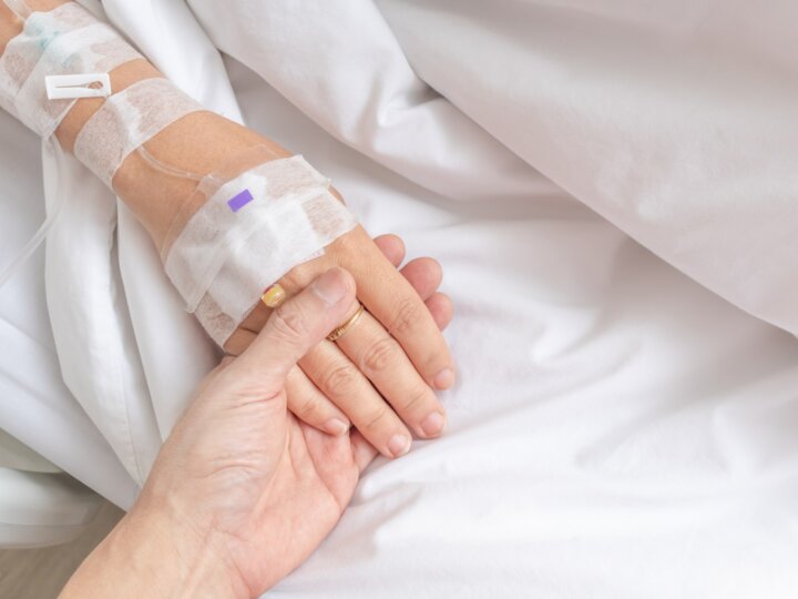 Ecoute Famiréa : une ligne gratuite pour soutenir les proches des patients admis en réanimation