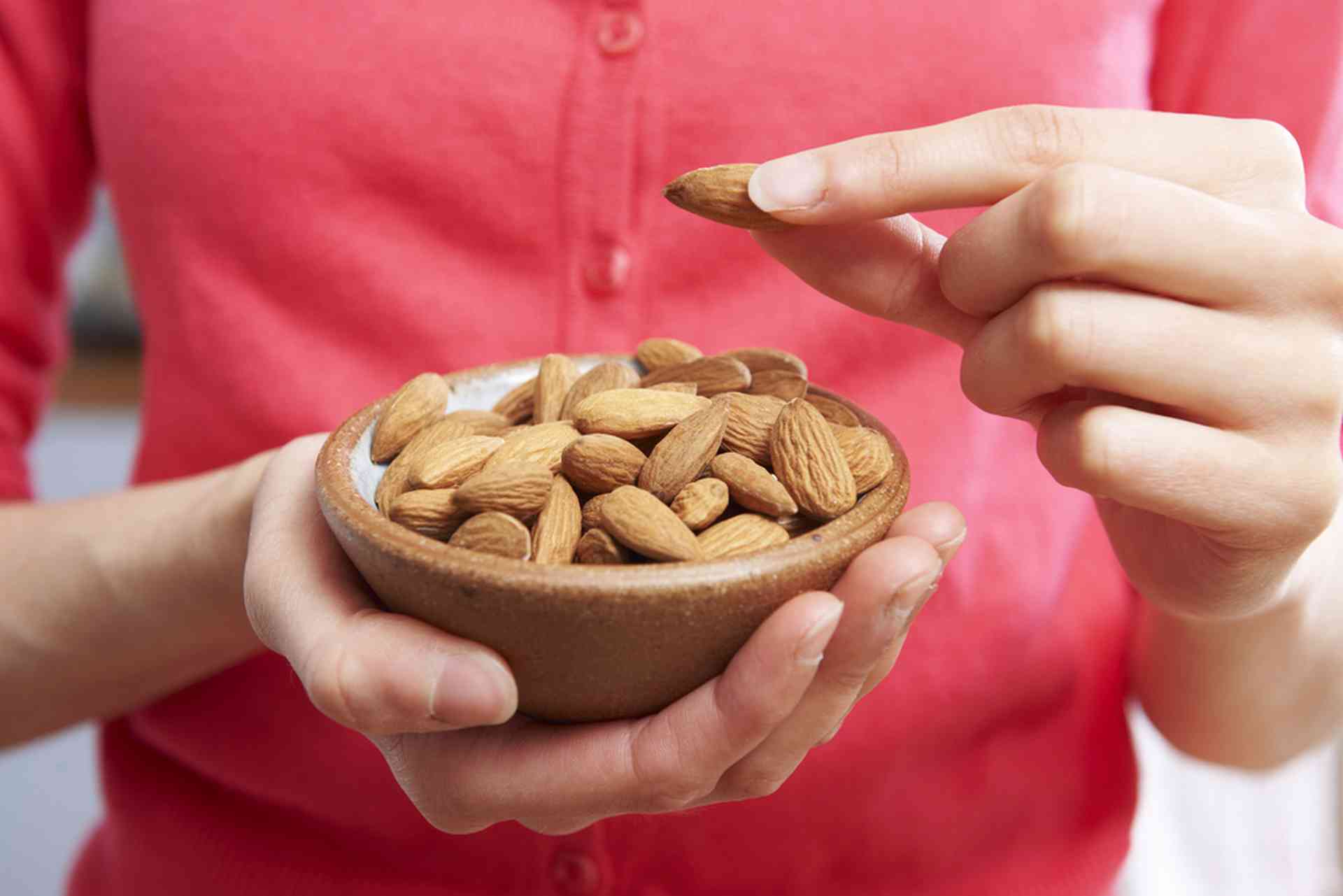Amandes et microbiote : un nouvel axe de prévention cardiovasculaire